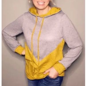 BOUTIQUE Chevron Color Block Hooded Pullover (yellow) NEW!